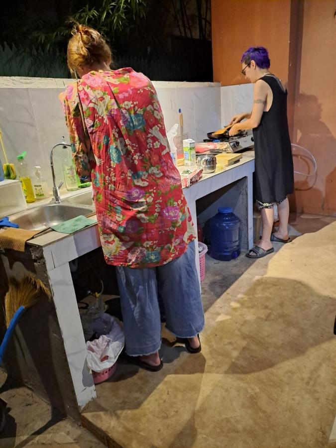 Makers Guesthouse シェムリアップ エクステリア 写真